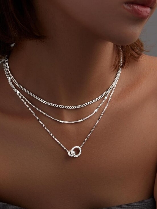 Jewelry - Silver Layered Necklace with Interlocking Circle Pendant - Silver